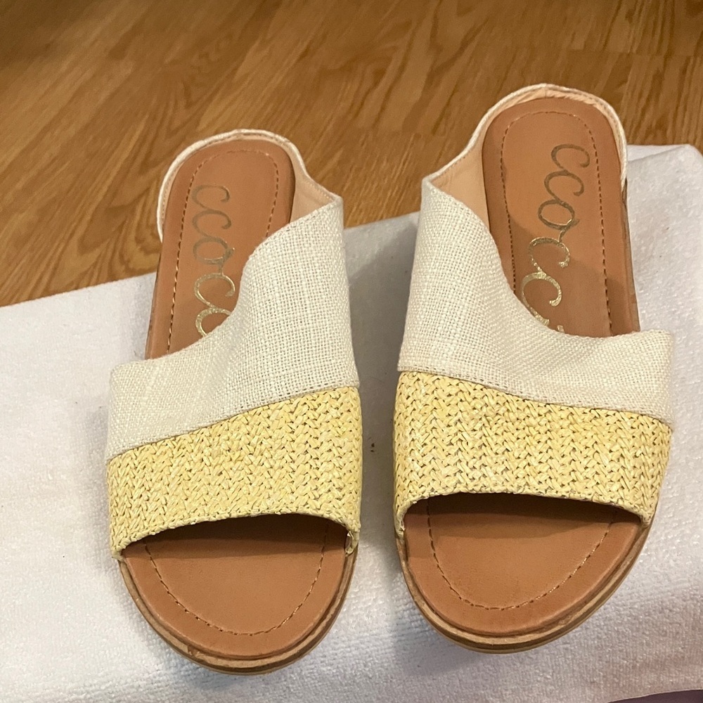 Bambi Yellow Women’s CCOCCI Sz 10 Flat Slip on sandals Breezy Linen Comfort